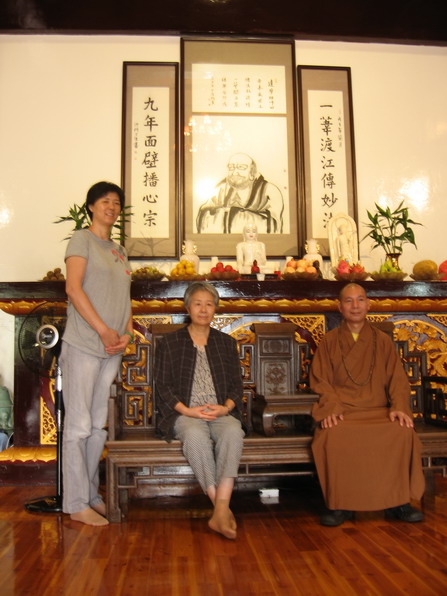 日本佛教信徒松本妙子居士在南普陀寺妙老塔前献花敬香、并到雁荡山能仁禅寺体验丛林生活(图7) 日本佛教信徒松本妙子居士在南普陀寺妙老塔前献花敬香、并到雁荡山能仁禅寺体验丛林生活(图7)