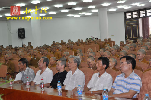 闽南佛学院隆重召开2010年秋季开学大会(图15)