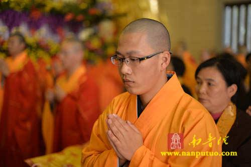 南普陀寺水陆胜会第三日 恭请首座了法法师上堂说法(图8) 南普陀寺水陆胜会第三日 恭请首座了法法师上堂说法(图8)