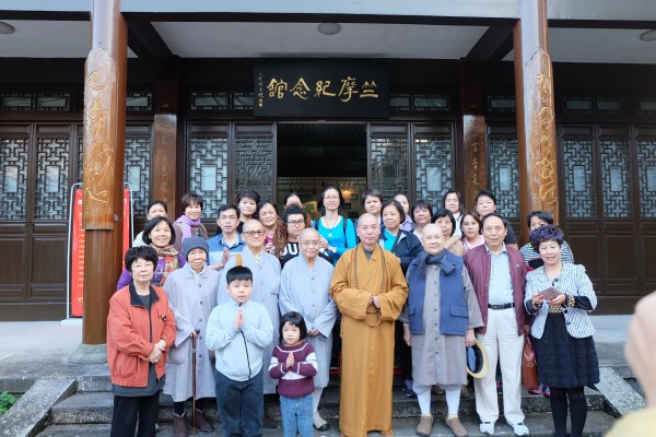 马来西亚竺摩法师的大弟子观音堂住持释文贤、释继仁教授一行来能仁寺朝礼(图3)